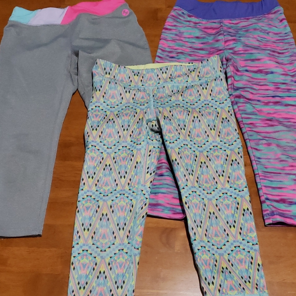 3 pairs of girls athletic capris